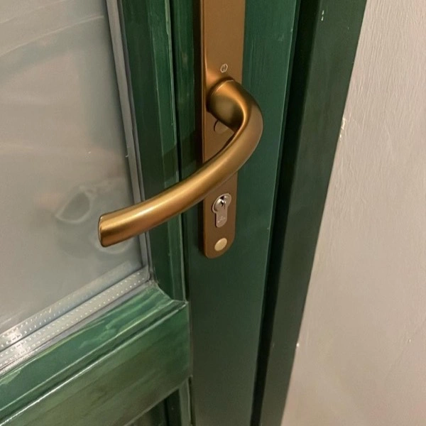 Egyedi készítésű és szabású konyhabútor